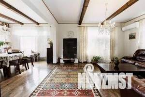 Дом 250м², 3-этажный, на длительный срок, 