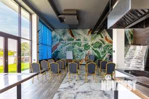 Дом 900м&sup2;, 4-этажный, посуточно, 