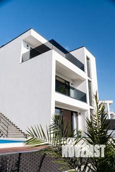 Коттедж 350м², 3-этажный, на длительный срок, 