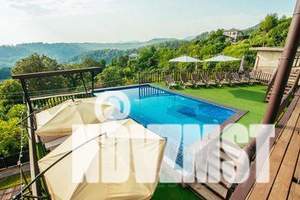 Дом 250м&sup2;, 2-этажный, посуточно, 