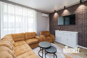 Коттедж 240м², 3-этажный, на длительный срок, 