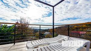 Дом 160м&sup2;, 3-этажный, посуточно, 