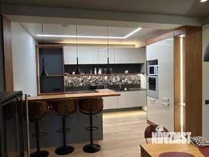 Дом 250м², 3-этажный, на длительный срок, 