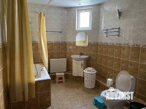 Дом 200м&sup2;, 2-этажный, на длительный срок, 