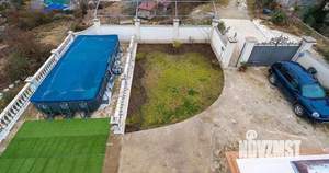 Коттедж 270м&sup2;, 3-этажный, на длительный срок, 