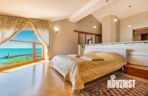 Коттедж 600м², 4-этажный, на длительный срок, 