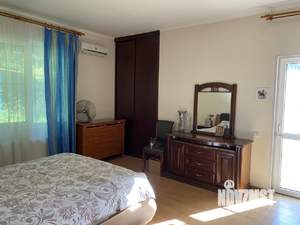 Дом 200м&sup2;, 2-этажный, на длительный срок, 