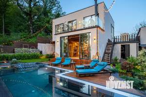 Дом 200м², 2-этажный, на длительный срок, 