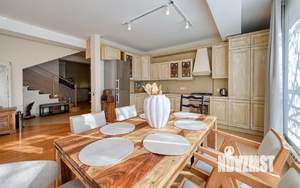 Таунхаус 200м&sup2;, 2-этажный, на длительный срок, 