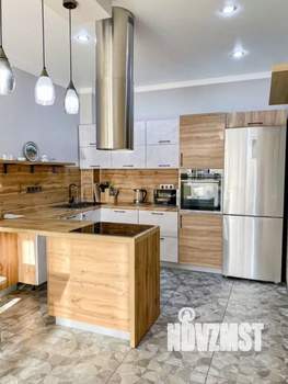 Таунхаус 150м², 3-этажный, на длительный срок, 
