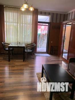 Дом 38м&sup2;, 3-этажный, посуточно, 