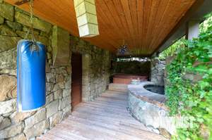 Коттедж 260м&sup2;, 3-этажный, на длительный срок, 