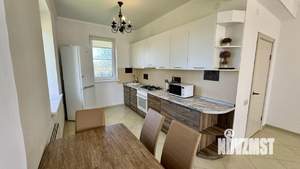 Дом 293м², 3-этажный, на длительный срок, 