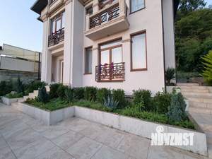 Дом 300м², 2-этажный, на длительный срок, 