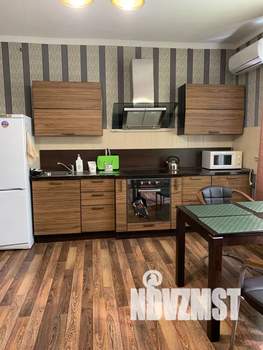 Дом 38м&sup2;, 3-этажный, посуточно, 