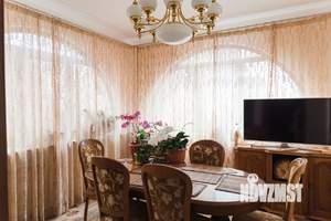 Дом 300м², 3-этажный, на длительный срок, 