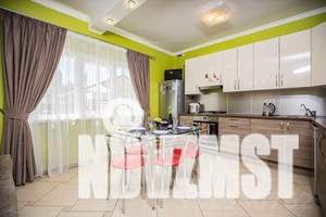 Дом 125м&sup2;, 2-этажный, посуточно, 