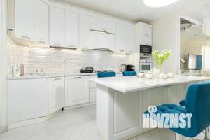 Дом 156м&sup2;, 3-этажный, посуточно, 