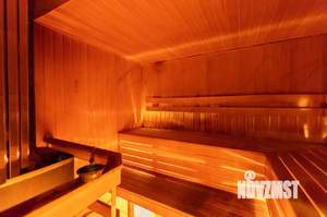 Коттедж 260м&sup2;, 3-этажный, на длительный срок, 