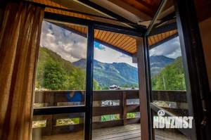 Коттедж 260м&sup2;, 3-этажный, на длительный срок, 