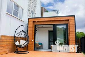 Дом 202м&sup2;, 3-этажный, посуточно, 