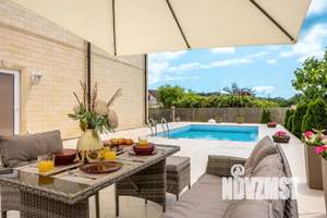 Дом 360м&sup2;, 3-этажный, посуточно, 