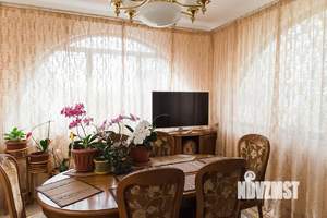 Дом 315м², 3-этажный, на длительный срок, 