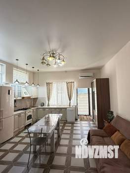 Таунхаус 140м², 2-этажный, на длительный срок, 