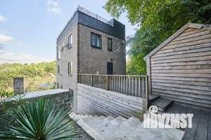 Дом 150м&sup2;, 3-этажный, посуточно, 