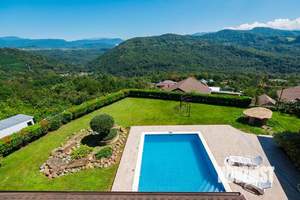 Коттедж 240м², 3-этажный, на длительный срок, 