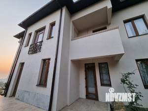 Дом 300м², 2-этажный, на длительный срок, 