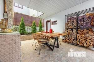 Дом 200м&sup2;, 2-этажный, на длительный срок, 