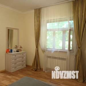 Дом 90м&sup2;, 2-этажный, посуточно, 