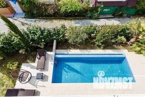 Коттедж 250м², 2-этажный, на длительный срок, 
