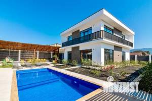 Дом 218м², 2-этажный, посуточно, 