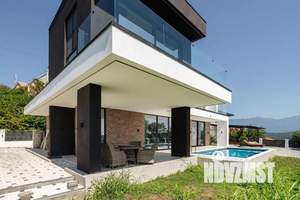 Дом 230м&sup2;, 2-этажный, посуточно, 