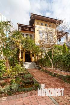 Дом 210м², 2-этажный, на длительный срок, 