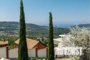 Дом 35м&sup2;, 3-этажный, посуточно, 