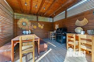 Дом 360м², 2-этажный, посуточно, 