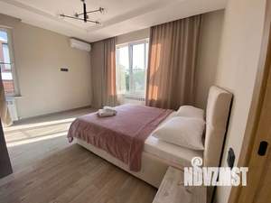 Дом 220м&sup2;, 3-этажный, посуточно, 