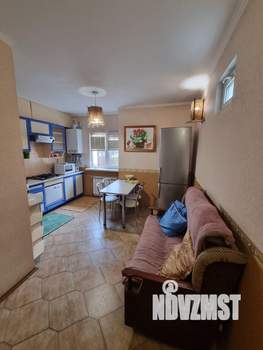 Дом 100м&sup2;, 3-этажный, на длительный срок, 