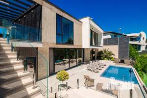 Дом 250м&sup2;, 2-этажный, посуточно, 