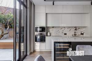 Дом 180м&sup2;, 3-этажный, посуточно, 