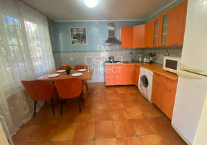 Дом 155м², 3-этажный, на длительный срок, 