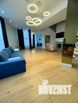 Дом 426м&sup2;, 3-этажный, посуточно, 