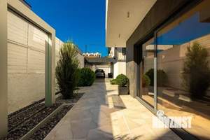 Коттедж 320м², 3-этажный, на длительный срок, 