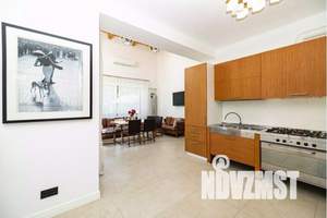 Дом 190м&sup2;, 3-этажный, посуточно, 