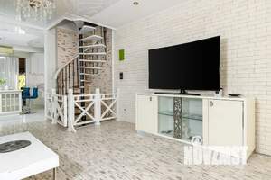 Дом 156м&sup2;, 3-этажный, посуточно, 