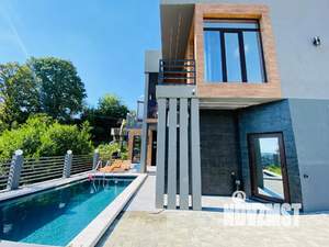 Дом 300м&sup2;, 3-этажный, посуточно, 