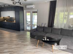 Дом 230м², 3-этажный, на длительный срок, 
